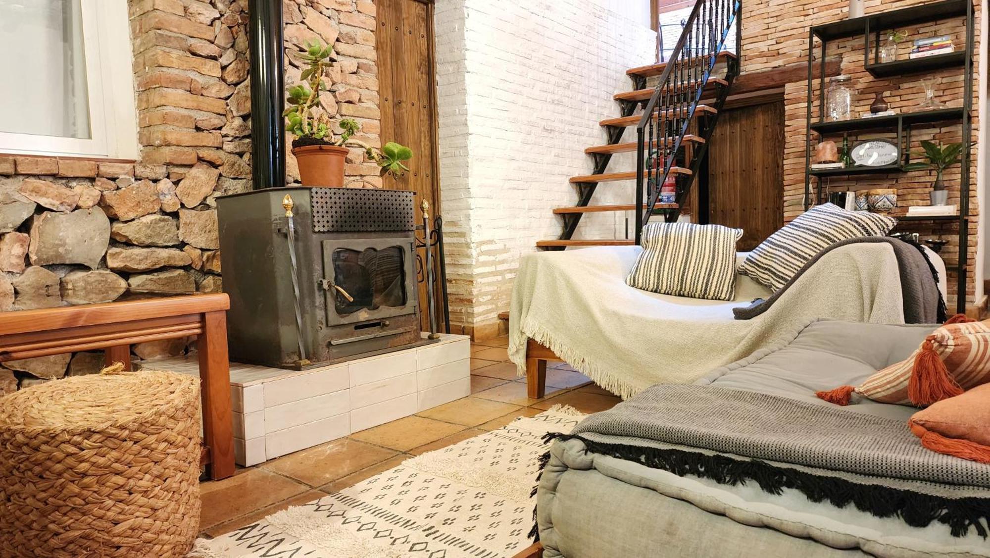 Bakit House - Casa Rural Con Piscina アギラス エクステリア 写真